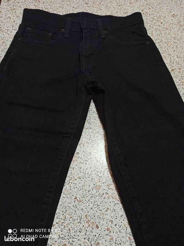 Pantalon Levis neuf (image 2)