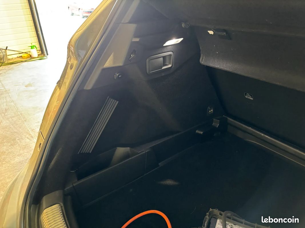 DS DS 7 E-TENSE 225ch Bastille - Origine France / CarPlay / Suivi complet / Caméra 360° / Hayon électrique et main libre / Keyless Go / Gris Laqué / Pack Drive Assist (image 29)