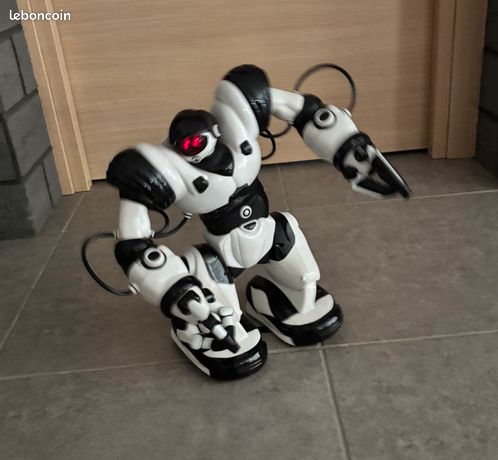 Robot de Télécommande Intelligent avec Son et Eclairage