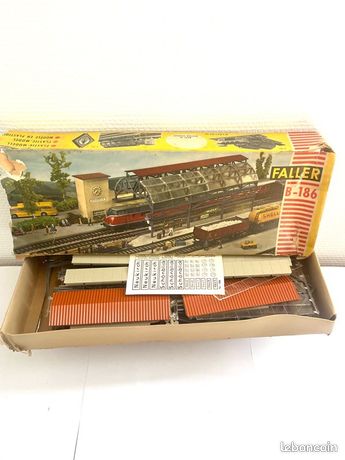 Faller #HO B-113, gare de Bonn, kit non construit - JMR