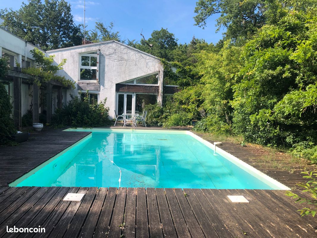 Maison 10 pièces 250 m² · à Mérignac · 250 m² · 550 000 €