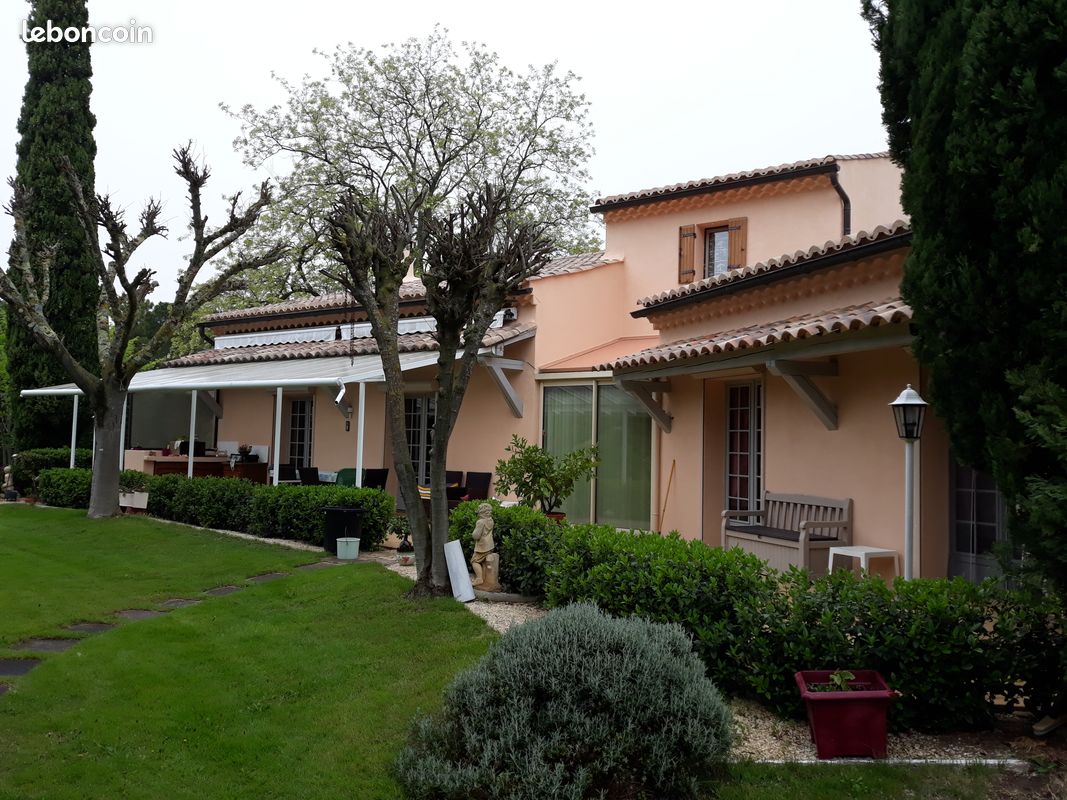 Maison 7 pièces 140 m² · à Saint-Restitut · 140 m² · 450 000 €