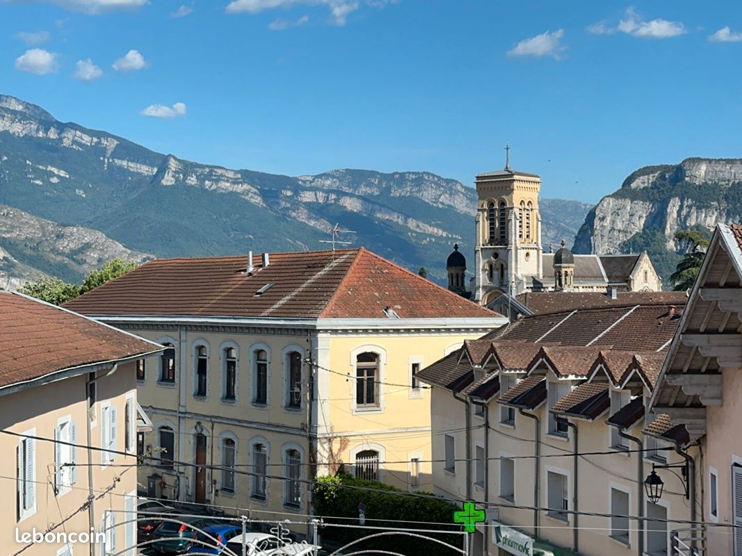 Appartement 3 pièces 72 m² · à Moirans · 72 m² · 895 €