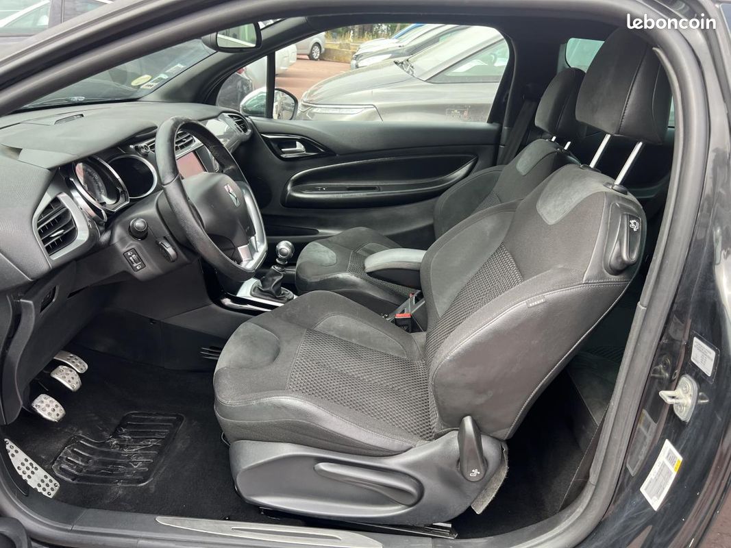 DS DS 3 1.6 HDi - 115 BERLINE Sport DISTRIBUTION OK (image 13)