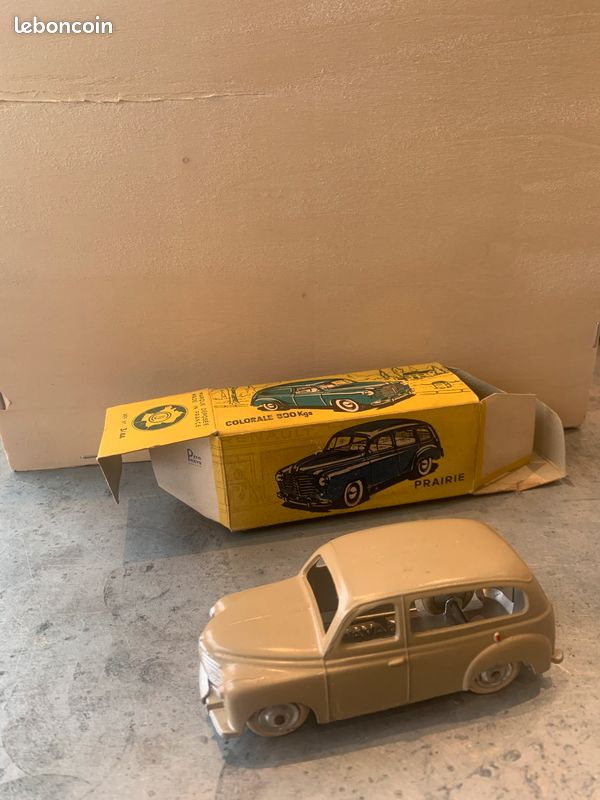 Miniature CIJ Renault Savane – Voiture En Plomb – Occasion Avec Boîte