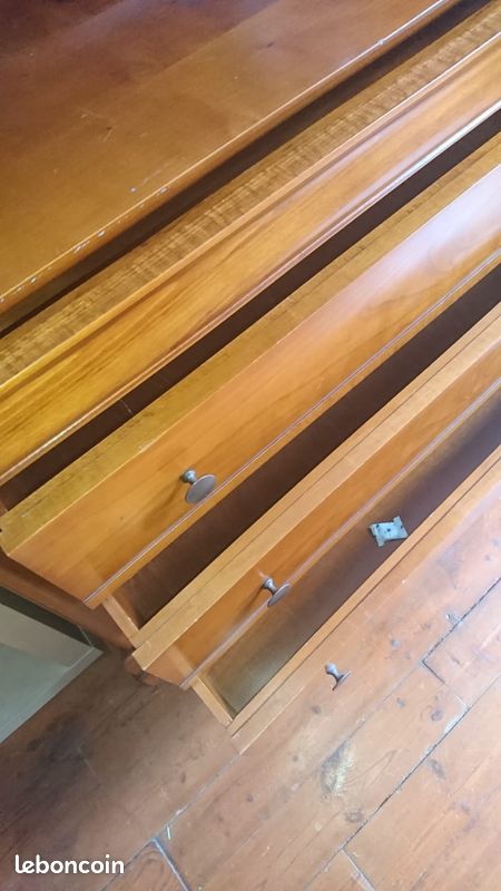 Commode (image 2)