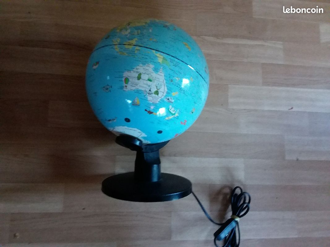 Globe terrestre lumineux animaux (image 2)