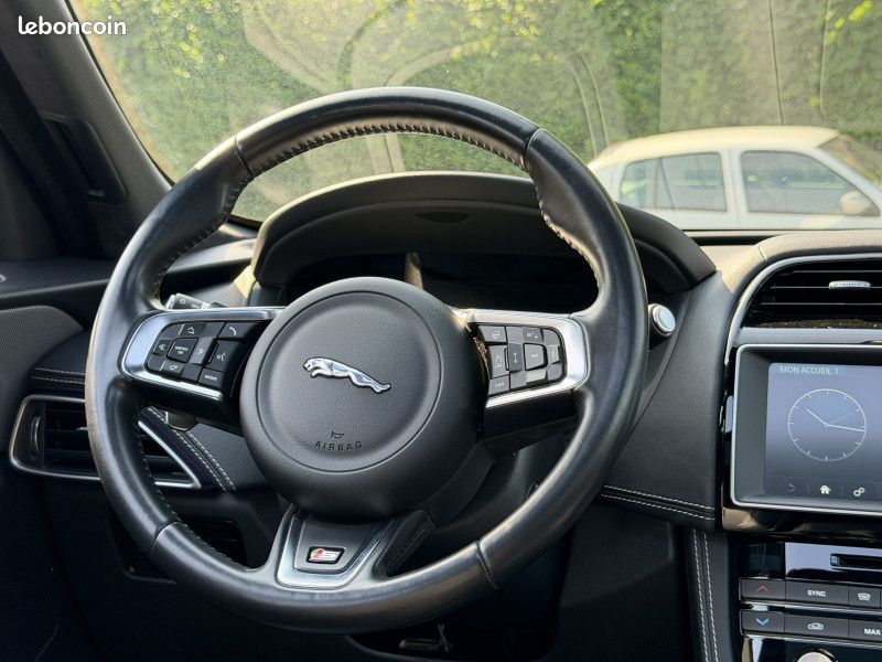 Jaguar F-PACE V6 3.0D 300CH S 4X4 BVA8 (image 23)