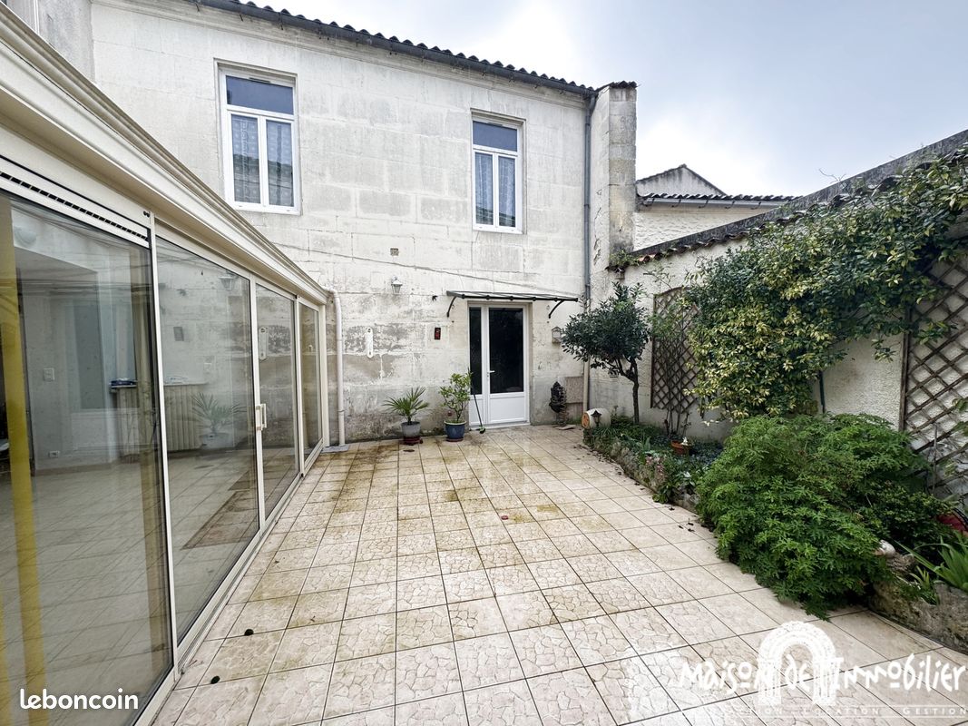 Maison 6 pièces 169 m² · à Cognac · 169 m² · 299 600 €