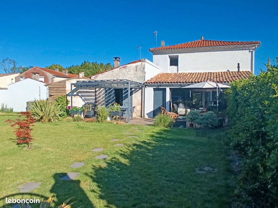 Maison 5 pièces 152 m² · à Chenac-Saint-Seurin-d'Uzet · 152 m² · 255 000 €