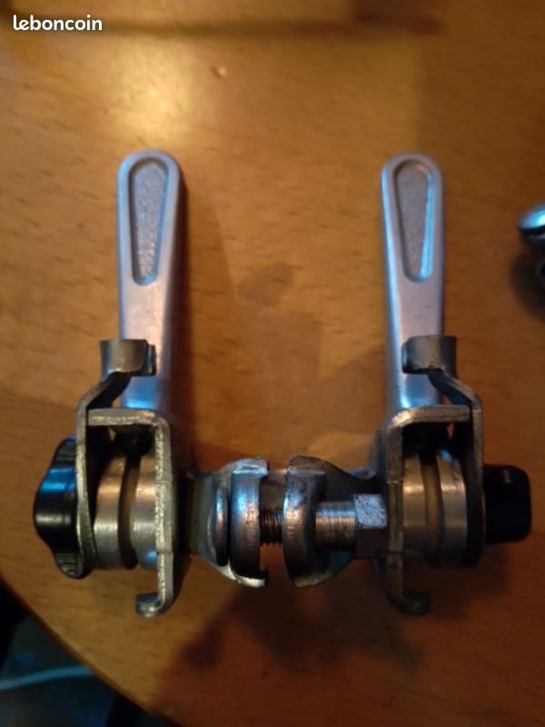 Manettes de dérailleur Huret Challenger 1977