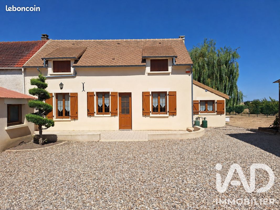 Maison 6 pièces 90 m² · à Ménerville · 90 m² · 299 900 €