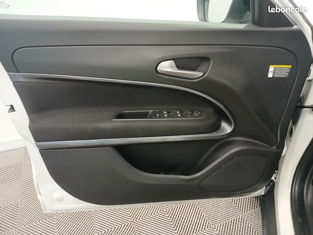 Fiat 600 T-Gen 3 1.2 Hybrid 145ch eDCT6 Pop (image 9)