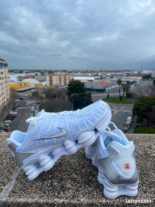 Chaussure Nike Shox T/L Blanc (image 1)