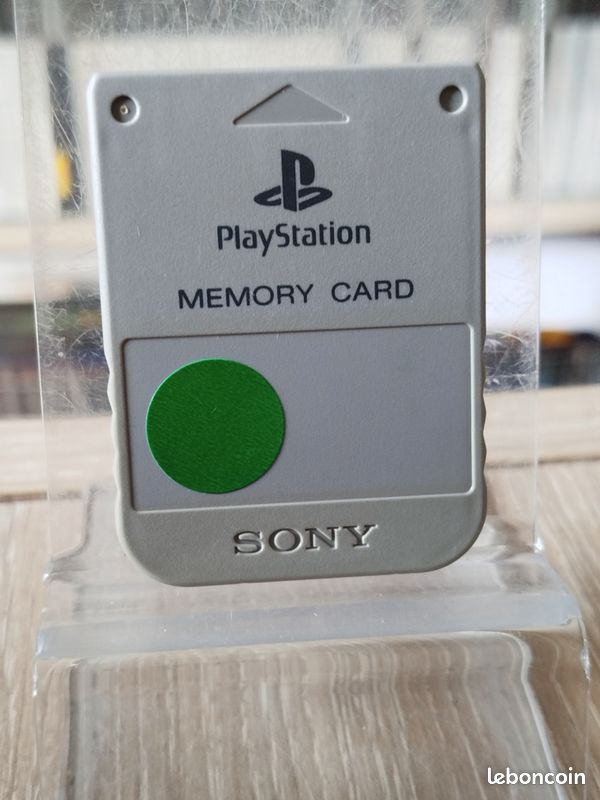 Carte Mémoire PlayStation 1 Officielle – PS One – Rouge Transparente SCPH-1020