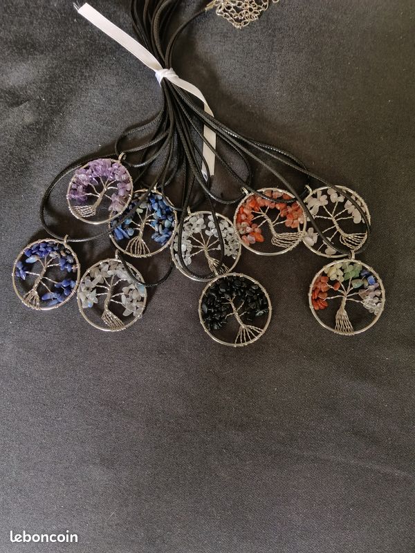 Collier en pierre naturelle (image 1)