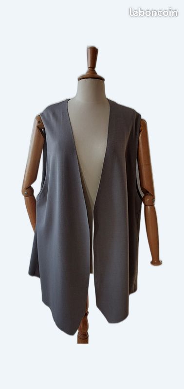 Gilet sans manche en maille gris clair coupe oversize Zara taille