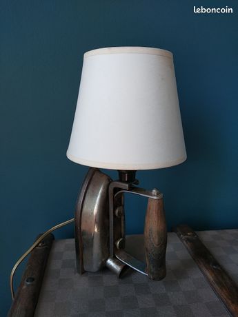 Lampe Artisanale Industriel Rouge, Métal Détourné, Création Unique, Ampoule E14, Interrupteur