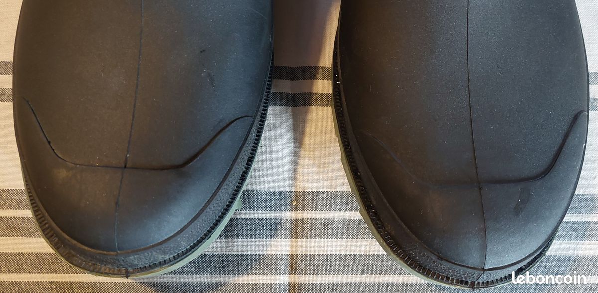 Belles bottes de pluie homme fourrées et crantées, T 43 et T 44, excellent état (image 4)