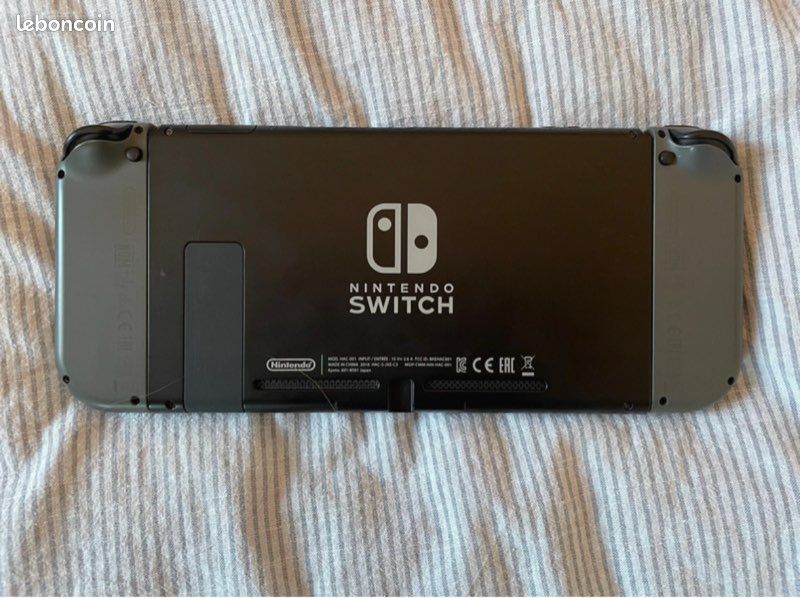 Nintendo Switch (image 3)