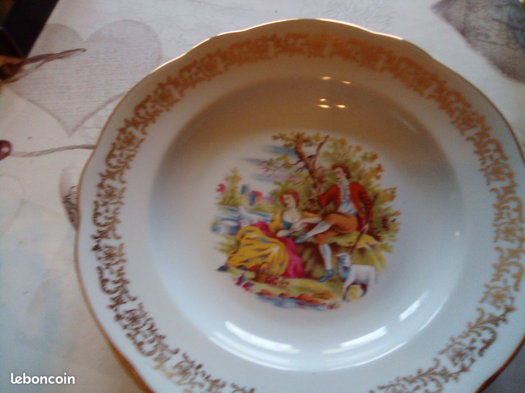 Lot service de veritable porcelaine chauvigny (image 8)