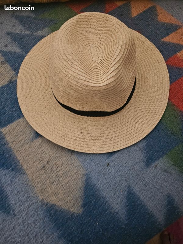 Chapeau (image 1)