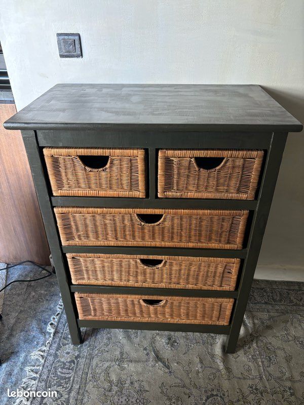 Chiffonnier/Commode en bois peint marron foncé avec 5 tiroirs en rotin – Design urbain, Boho chaleureux , belle présence (image 13)