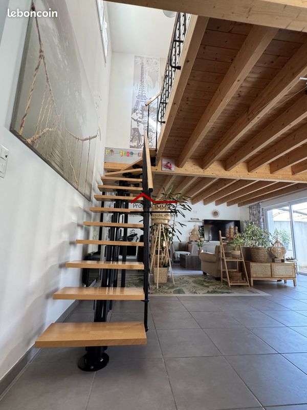 Maison 6 pièces 155 m² · à Saint-Romain-de-Benet · 155 m² · 233 000 €
