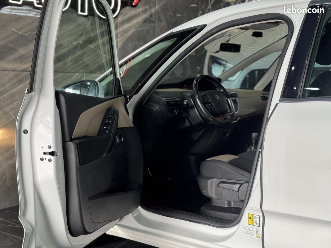 Citroen c4 e-hdi 115ch attraction 2014 (image 7)