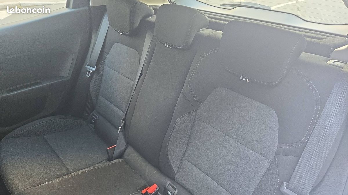 Renault Clio V 1.6 E-Tech 140 Hybrid EDC Business (image 9)