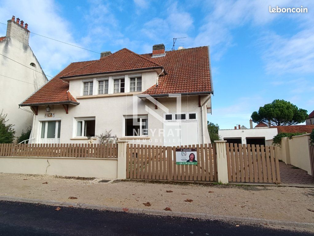 Maison 7 pièces 162 m² · à Lamarche-sur-Saône · 162 m² · 185 000 €