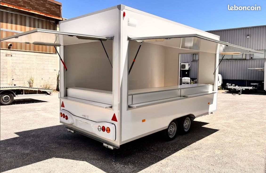 Remorque magasin 4,20x2,03x2,30m - 2000kg - 2 clapets de vente (image 3)