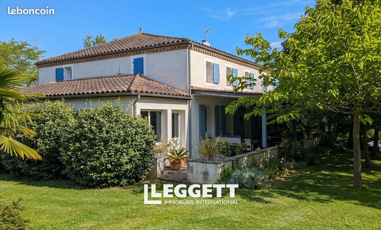 Maison 15 pièces 400 m²