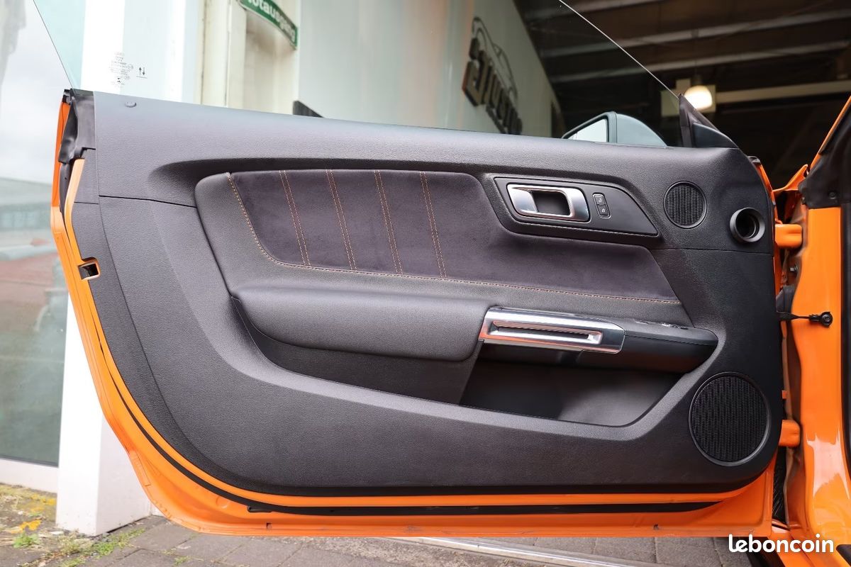 FORD Mustang GT Fifty Five Years Edition 5.0 V8 460 ch BVA10 – Twister Orange – Caméra – R19 (image 7)