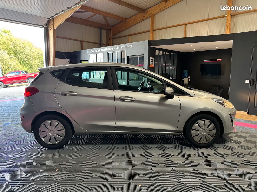 Ford FIESTA 1.0 ECOBOOST 100CH TREND 5P - APPLE CARPLAY / ATTELAGE / RADARS DE RECUL (image 4)