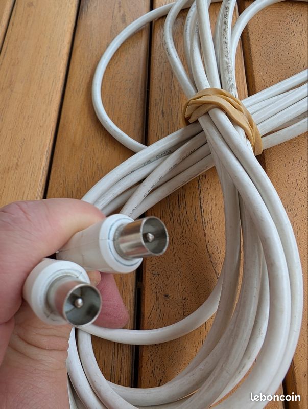 Câble d'antenne TV coaxial 5m (Mâle / Mâle) - Blanc (image 2)