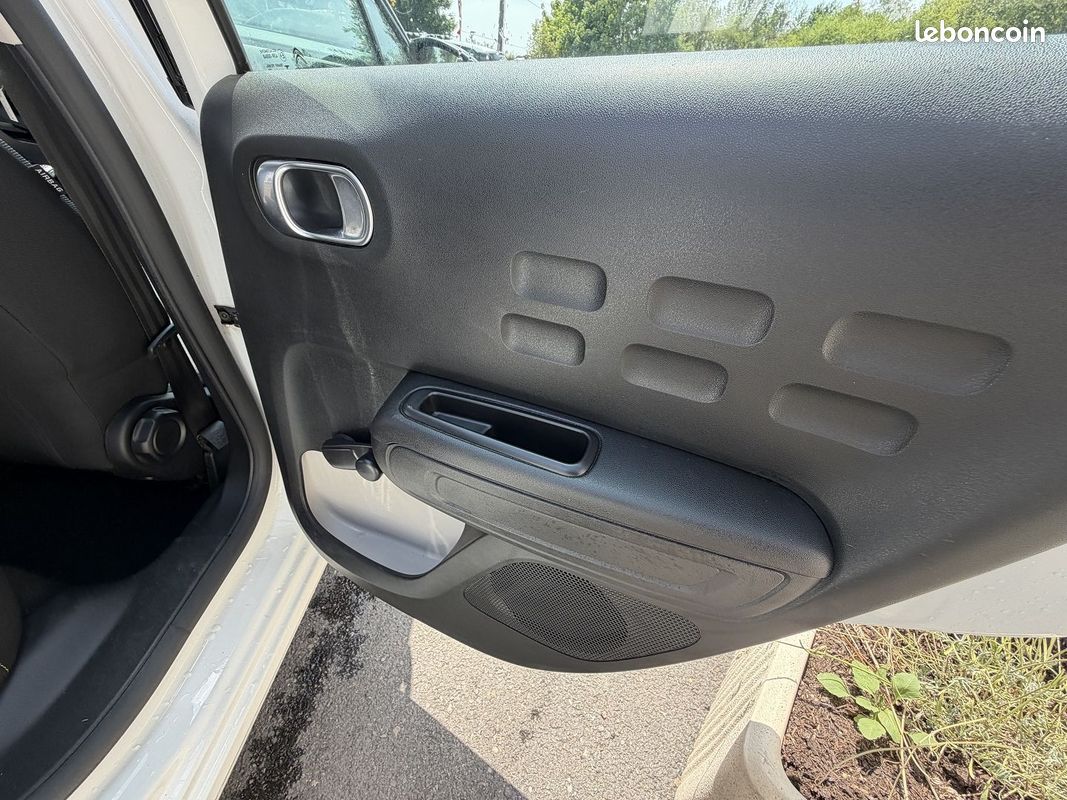 Citroen C3 PURETECH 68CH LIVE E6.D-TEMP 105G (image 17)