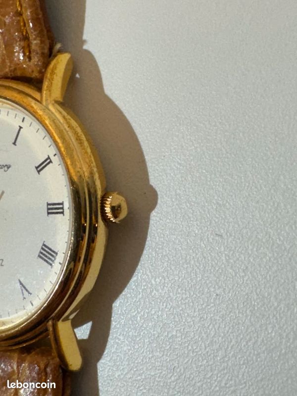 Montre Femme Vintage Dorée à Quartz - Pile Incluse, Boîtier 18mm, Manque Quelques Strass, En Bon état