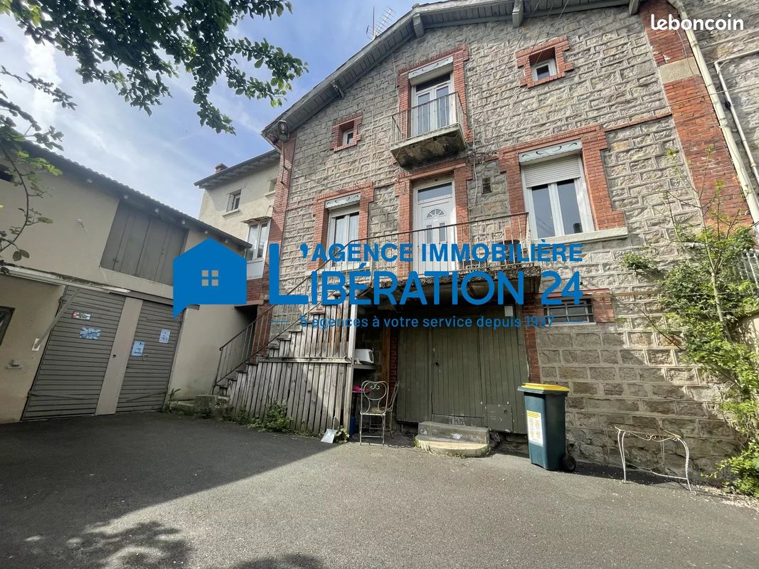 Maison 7 pièces 194 m² · à Fraisses · 194 m² · 200 000 €
