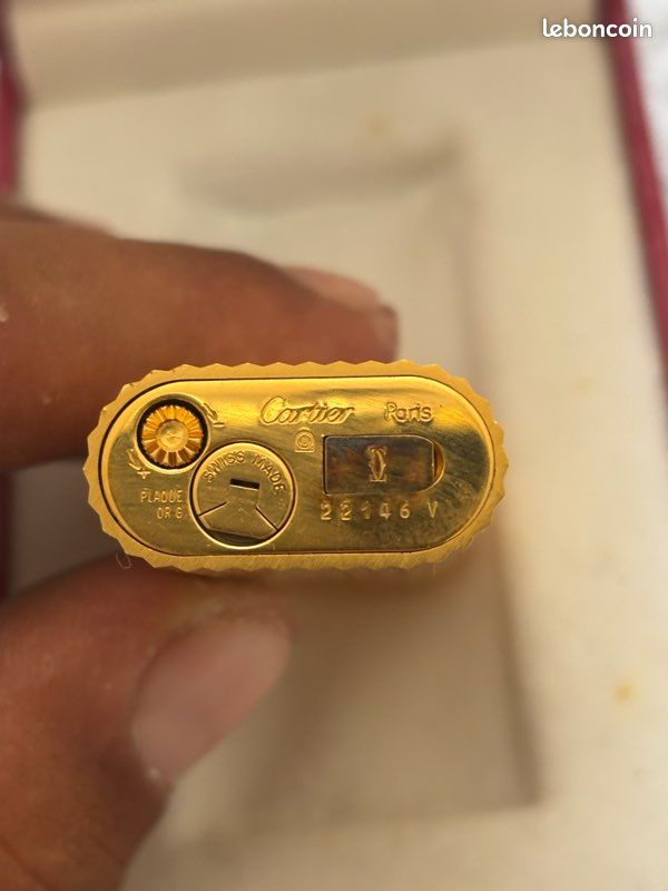 Briquet Cartier must plaqué or avec rubis (image 2)