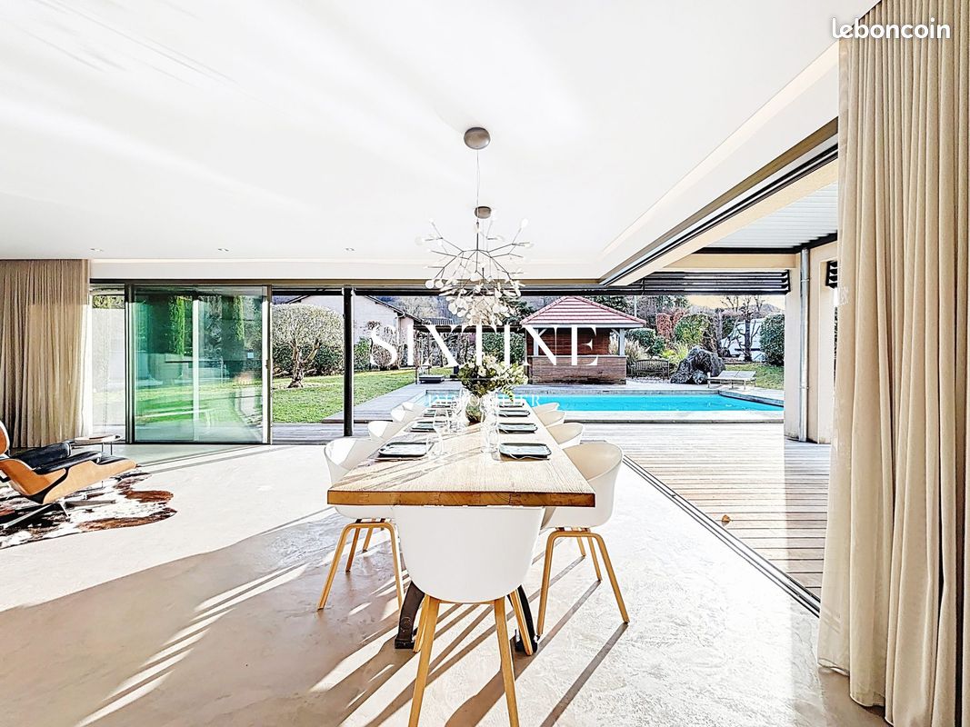 Maison 7 pièces 261 m² · à Saint-Marcel-Bel-Accueil · 261 m² · 1 050 000 €