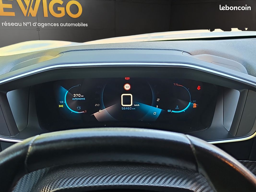 PEUGEOT 208 II 1.2 100 ch ALLURE - 1ER MAIN - COURROIE OK - ENTRETIEN CONSTRUCTEUR - GARANTIE 12 MOIS (image 16)