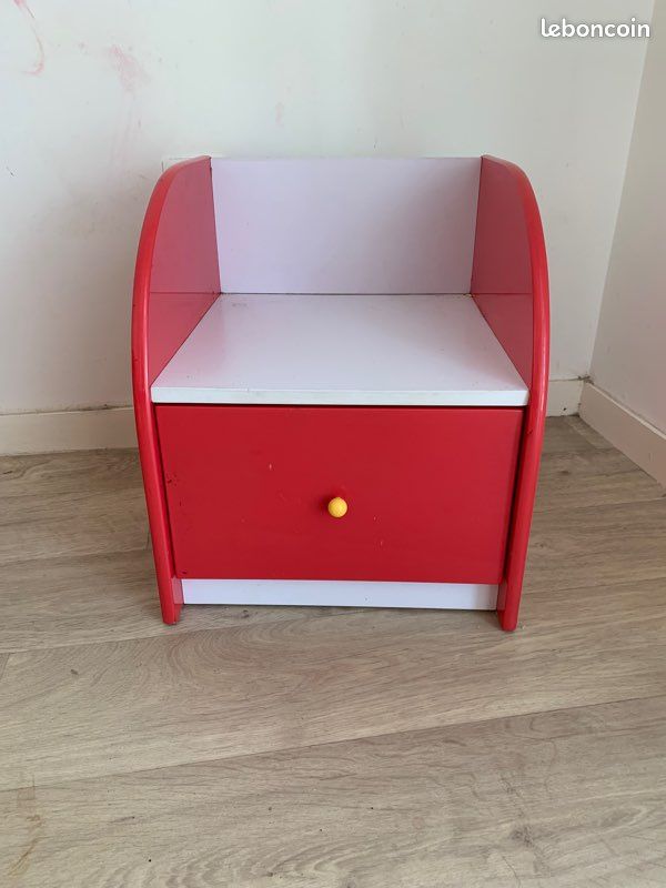 Vends lit voiture avec sa table de nuit (image 7)