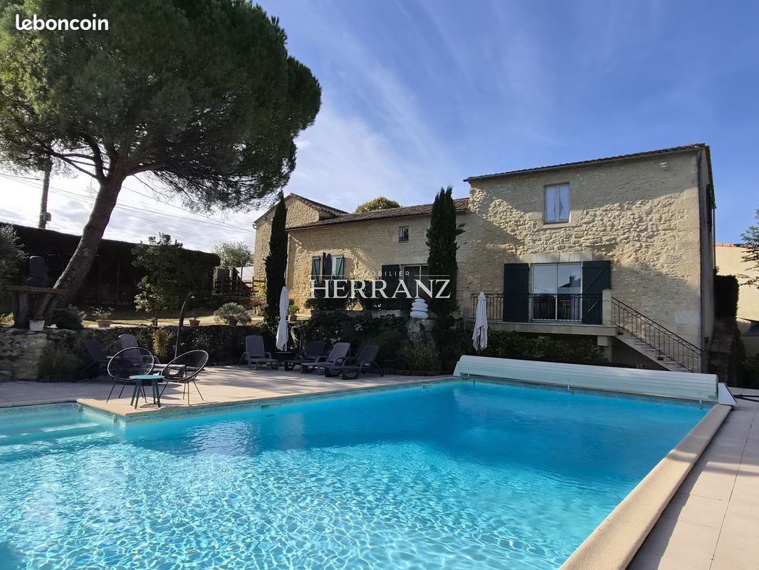 Maison 16 pièces 355 m² · à Puisseguin · 355 m² · 795 000 €