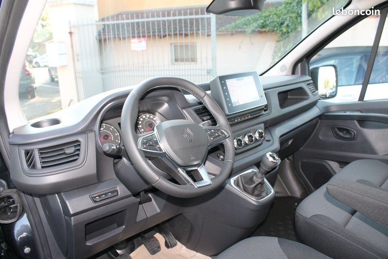 Renault Trafic III (3) Fourgon L1H1 3T 2.0 Blue DCI 150 Advance Full Équipé [Coordonnées masquées] Kilomètres Caméra, Clim Auto, GPS.Prix Hor taxe 25 667...... (image 2)