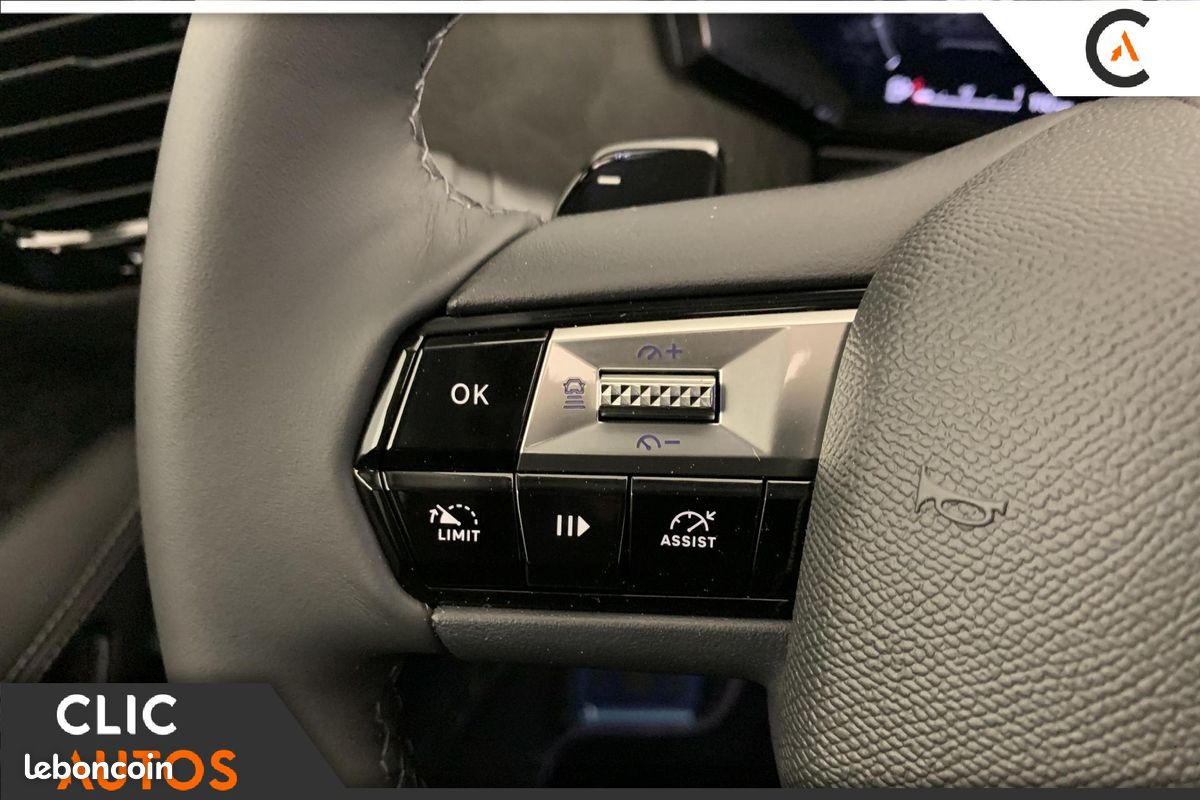 DS DS4 DS N°4 1.2i Hybride 145 BVR Etoile Alcantara (image 14)