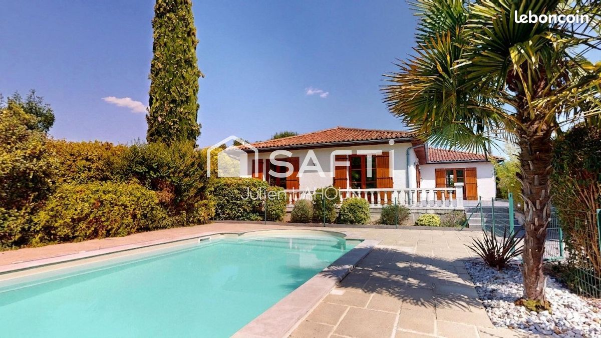 Maison 8 pièces 166 m² · à Jarnac · 166 m² · 261 500 €