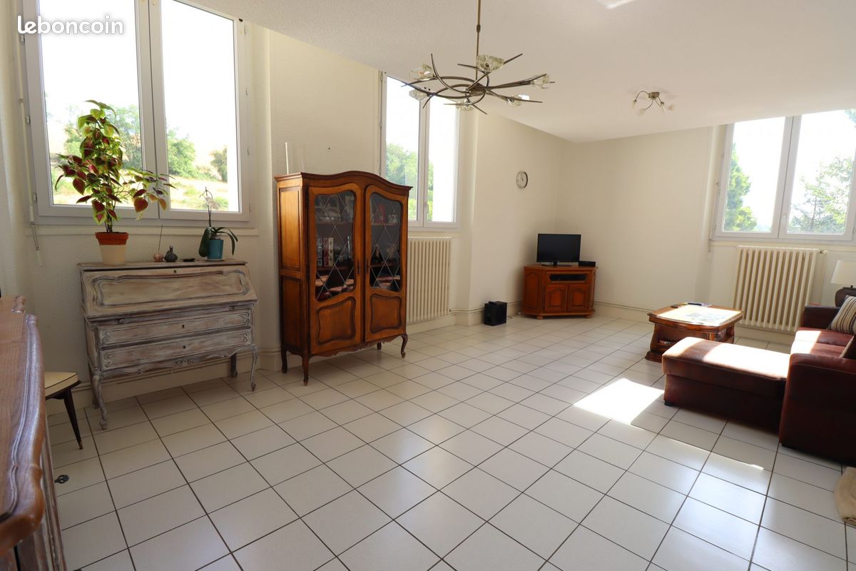 Appartement 4 pièces 111 m² · à La Côte-Saint-André · 111 m² · 175 000 €