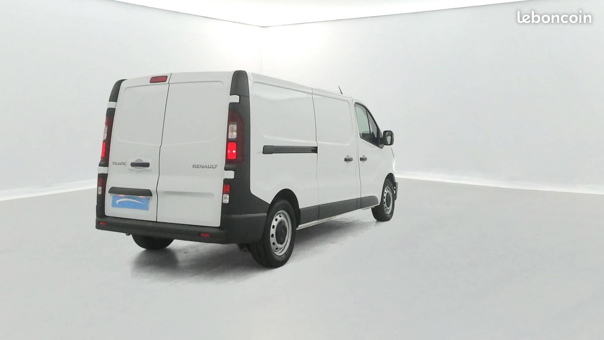 Renault trafic fgn l2h1 3000 kg blue dci 130 confort (image 5)
