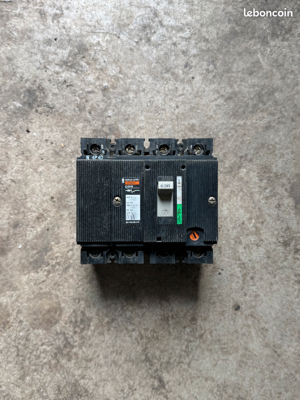 Disjoncteur industriel Merlin Gerin compact C101 (image 1)